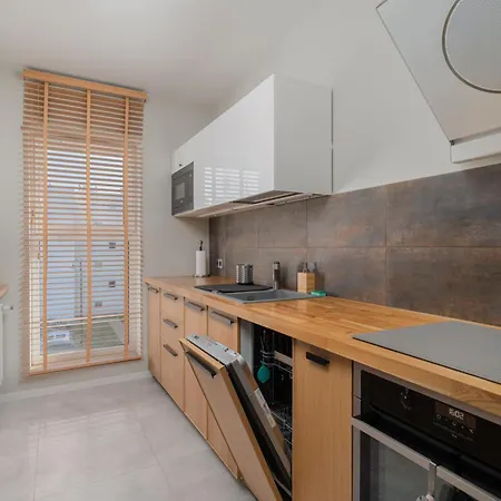Citystay Wroblewskiego Z Parkingiem! Daire
